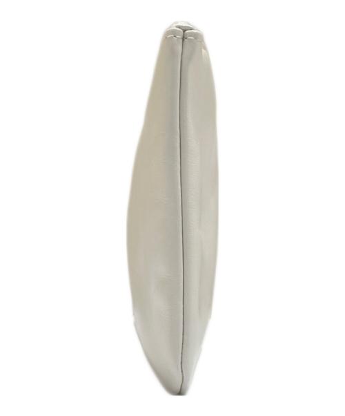 CHANEL（シャネル）CHANEL (シャネル) シャネル22 / チェーンショルダーバッグ ホワイトの古着・服飾アイテム