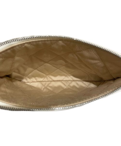 CHANEL（シャネル）CHANEL (シャネル) シャネル22 チェーンショルダーバッグ 2024年クルーズコレクション ホワイトの古着・服飾アイテム