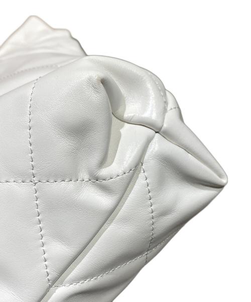 CHANEL（シャネル）CHANEL (シャネル) シャネル22 / チェーンショルダーバッグ ホワイトの古着・服飾アイテム