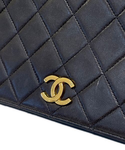 CHANEL（シャネル）CHANEL (シャネル) フルフラップチェーンショルダーバッグ ブラック サイズ:23の古着・服飾アイテム
