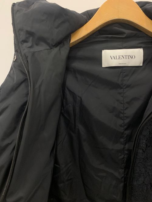 VALENTINO（ヴァレンティノ）VALENTINO (ヴァレンティノ) レースデザイン中綿コート ブラック サイズ:36の古着・服飾アイテム