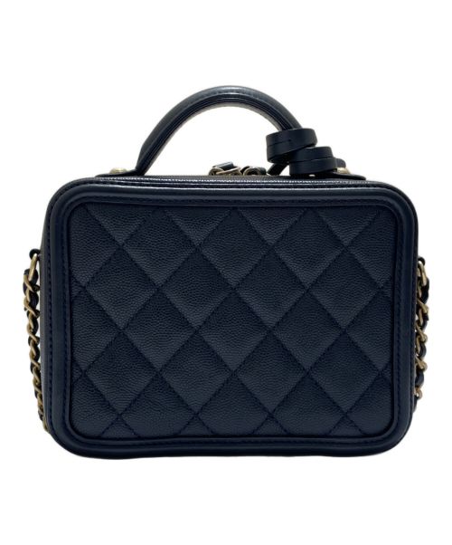 CHANEL（シャネル）CHANEL (シャネル) チェーンショルダーバニティバッグ CCフィリグリー ネイビー×ゴールド金具の古着・服飾アイテム
