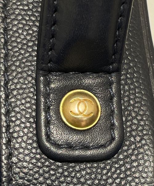 CHANEL（シャネル）CHANEL (シャネル) チェーンショルダーバニティバッグ CCフィリグリー ネイビー×ゴールド金具の古着・服飾アイテム