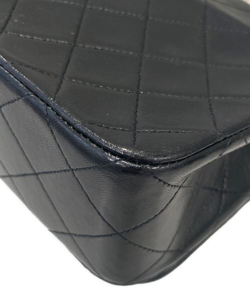 CHANEL（シャネル）CHANEL (シャネル) シングルフラップチェーンショルダーバッグ マトラッセ23 ブラック×ゴールド金具 サイズ:23の古着・服飾アイテム