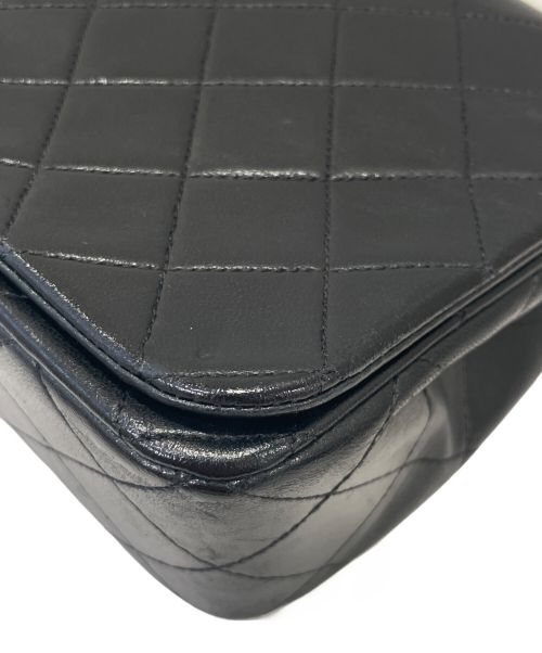 CHANEL（シャネル）CHANEL (シャネル) シングルフラップチェーンショルダーバッグ マトラッセ23 ブラック×ゴールド金具 サイズ:23の古着・服飾アイテム