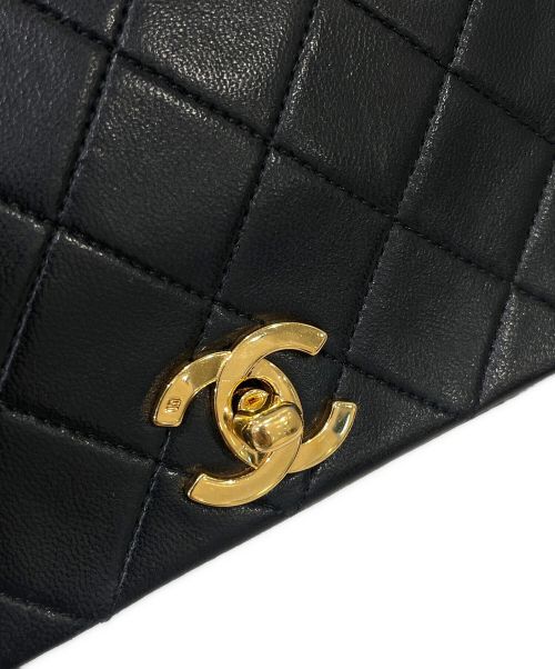CHANEL（シャネル）CHANEL (シャネル) シングルフラップチェーンショルダーバッグ マトラッセ23 ブラック×ゴールド金具 サイズ:23の古着・服飾アイテム