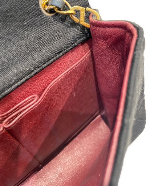 CHANEL（シャネル）CHANEL (シャネル) シングルフラップチェーンショルダーバッグ マトラッセ20 ブラック×ゴールド金具の古着・服飾アイテム