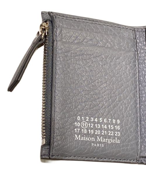 Maison Margiela（メゾンマルジェラ）Maison Margiela (メゾンマルジェラ) トライフォールド コンパクトウォレット グレーの古着・服飾アイテム