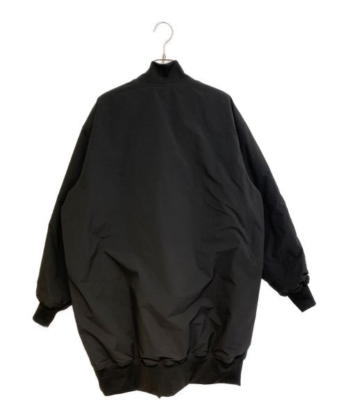 s'yte（サイト）s'yte (サイト) TAION (タイオン) DAHLIA CAMOUFLAGE QUILTED DOWN REVERSIBLE LONG MA-1 ブラック サイズ:2の古着・服飾アイテム