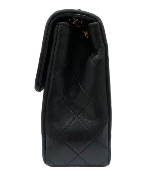 CHANEL（シャネル）CHANEL (シャネル) シングルフラップショルダーバッグ ブラック×ゴールド金具 サイズ:20の古着・服飾アイテム
