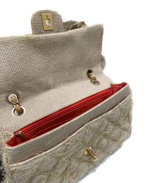 CHANEL（シャネル）CHANEL (シャネル) カメリアチェーンショルダーバッグ ベージュ×ゴールド金具 サイズ:25の古着・服飾アイテム