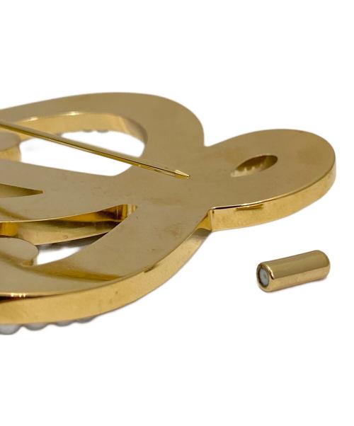 LOEWE（ロエベ）LOEWE (ロエベ) 「L」フェイクパールブローチ ゴールドの古着・服飾アイテム