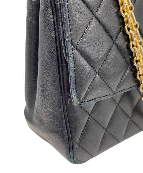 CHANEL（シャネル）CHANEL (シャネル) マトラッセ フラップショルダーバッグ ブラック×ゴールド金具の古着・服飾アイテム