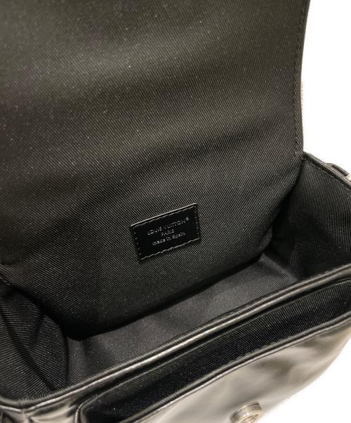 LOUIS VUITTON（ルイ ヴィトン）LOUIS VUITTON (ルイ ヴィトン) カーゴ・ウェアラブル ウォレット M13989 ブラックの古着・服飾アイテム