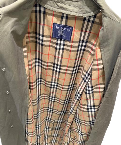 BURBERRY（バーバリー）BURBERRY (バーバリー) チェスターコート カーキ サイズ:40の古着・服飾アイテム