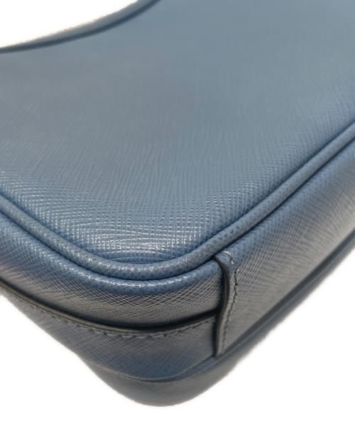 PRADA（プラダ）PRADA (プラダ) サフィアーノレザーショルダーバッグ スカイブルーの古着・服飾アイテム