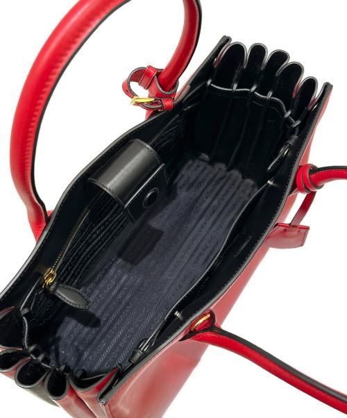 PRADA（プラダ）PRADA (プラダ) ビブリオテーク 2WAY ショルダ―バッグ レッド×ブラックの古着・服飾アイテム