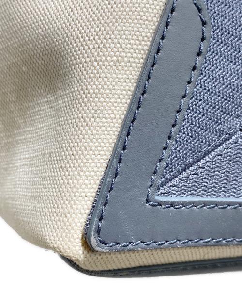 BALENCIAGA（バレンシアガ）BALENCIAGA (バレンシアガ) ネイビー　カバスM ベージュ サイズ:-の古着・服飾アイテム