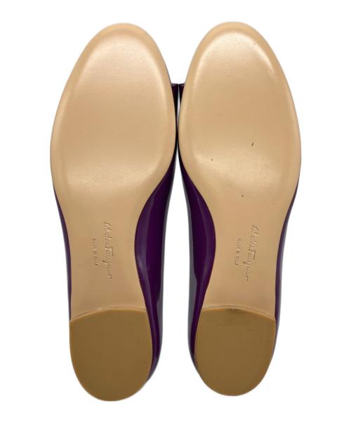 Salvatore Ferragamo（サルヴァトーレ フェラガモ）Salvatore Ferragamo (サルヴァトーレ フェラガモ) ヴァラリボンパンプス パープル サイズ:5の古着・服飾アイテム