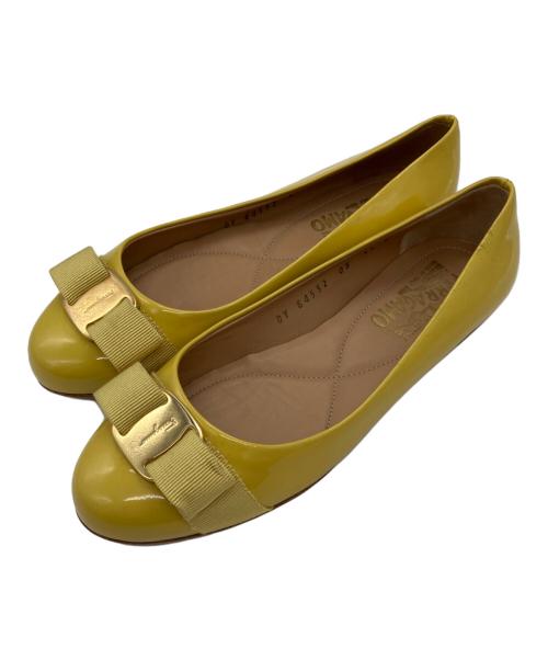 Salvatore Ferragamo（サルヴァトーレ フェラガモ）Salvatore Ferragamo (サルヴァトーレ フェラガモ) ヴァラリボンパンプス イエロー サイズ:5　1/2の古着・服飾アイテム