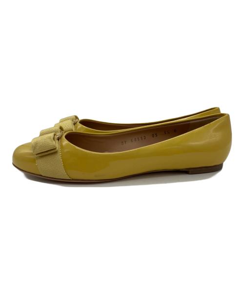 Salvatore Ferragamo（サルヴァトーレ フェラガモ）Salvatore Ferragamo (サルヴァトーレ フェラガモ) ヴァラリボンパンプス イエロー サイズ:5　1/2の古着・服飾アイテム