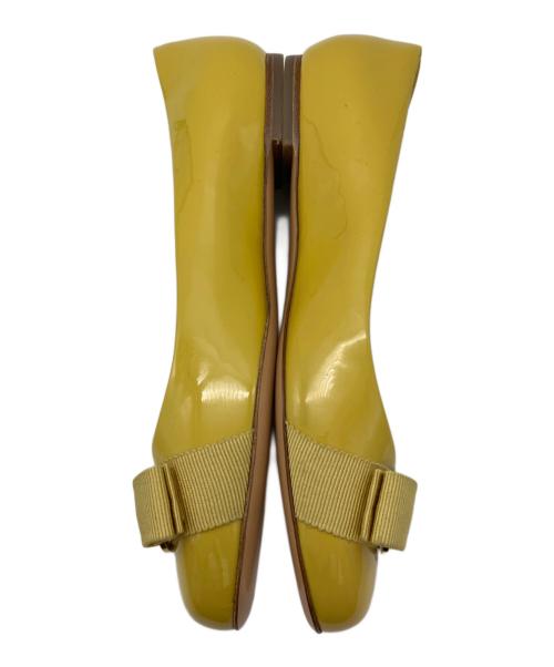 Salvatore Ferragamo（サルヴァトーレ フェラガモ）Salvatore Ferragamo (サルヴァトーレ フェラガモ) ヴァラリボンパンプス イエロー サイズ:5　1/2の古着・服飾アイテム