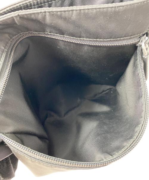 PRADA（プラダ）PRADA (プラダ) ナイロンショルダーバッグ ブラックの古着・服飾アイテム