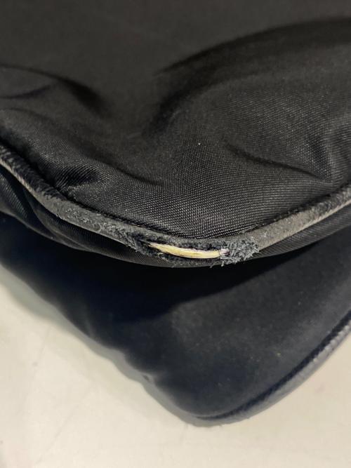 PRADA（プラダ）PRADA (プラダ) ナイロンショルダーバッグ ブラックの古着・服飾アイテム