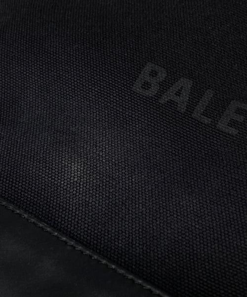 BALENCIAGA（バレンシアガ）BALENCIAGA (バレンシアガ) ロゴキャンバスクラッチバッグ ブラックの古着・服飾アイテム