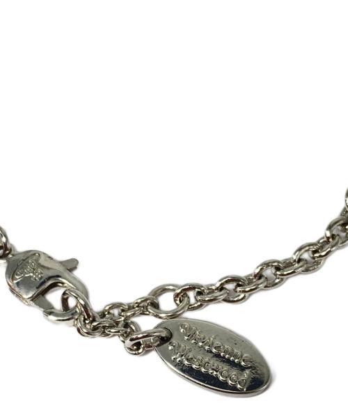 Vivienne Westwood（ヴィヴィアンウエストウッド）Vivienne Westwood (ヴィヴィアンウエストウッド) MAYFAIR BAS RELIEF シルバーの古着・服飾アイテム