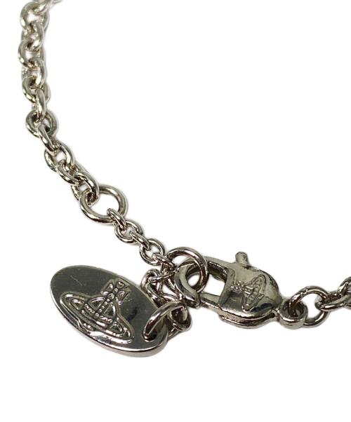 Vivienne Westwood（ヴィヴィアンウエストウッド）Vivienne Westwood (ヴィヴィアンウエストウッド) MAYFAIR BAS RELIEF シルバーの古着・服飾アイテム