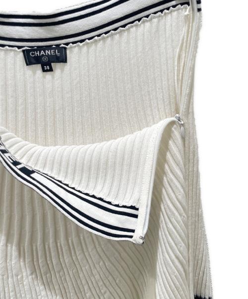 CHANEL（シャネル）CHANEL (シャネル) テープロゴ ニットスカート ホワイト×ブラック サイズ:38の古着・服飾アイテム
