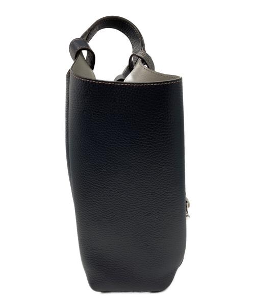 TOD'S（トッズ）TOD'S (トッズ) レザーバケットバッグ ブラックの古着・服飾アイテム