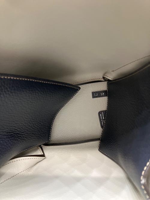TOD'S（トッズ）TOD'S (トッズ) レザーバケットバッグ ブラックの古着・服飾アイテム