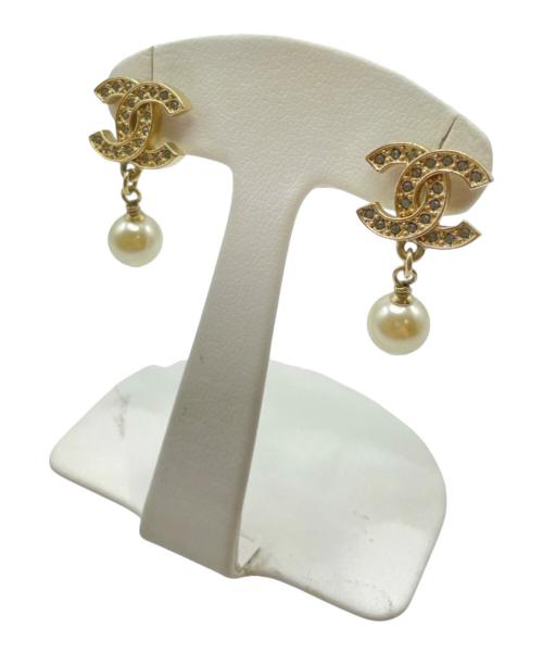 CHANEL（シャネル）CHANEL (シャネル) ココマークパールスイングピアスの古着・服飾アイテム