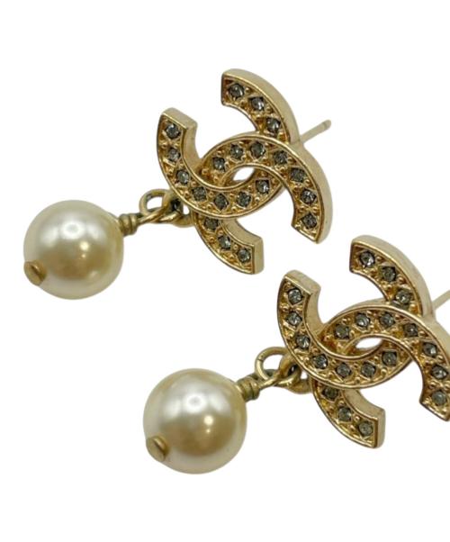 CHANEL（シャネル）CHANEL (シャネル) ココマークパールスイングピアスの古着・服飾アイテム