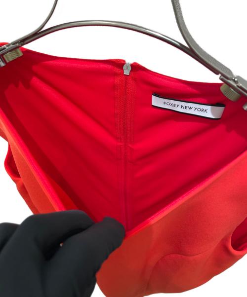 FOXEY NEWYORK（フォクシーニューヨーク）FOXEY NEWYORK (フォクシーニューヨーク) ノースリーブワンピース　41710-NS00F618L レッド サイズ:38の古着・服飾アイテム
