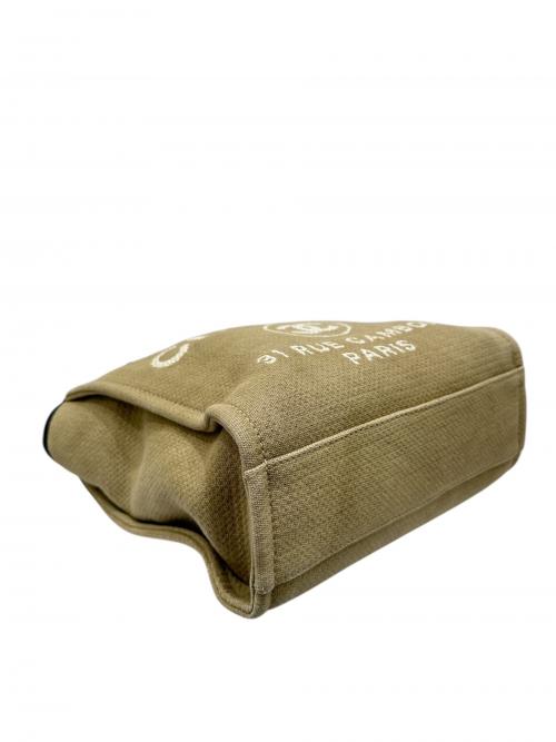 CHANEL（シャネル）CHANEL (シャネル) ドーヴィルPM ベージュ サイズ:PMの古着・服飾アイテム