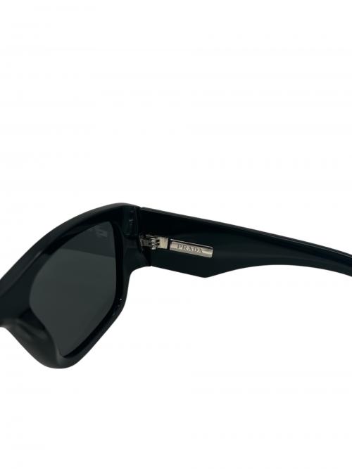 PRADA（プラダ）PRADA (プラダ) トライアングルロゴ サングラス ブラック サイズ:54?20の古着・服飾アイテム