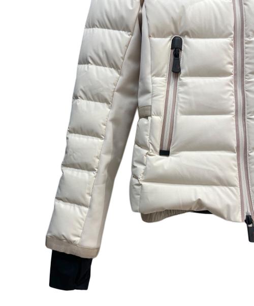 MONCLER GRENOBLE（モンクレール グルノーブル）MONCLER GRENOBLE (モンクレール グルノーブル) GRENOBLE Lamouraダウンジャケット アイボリーの古着・服飾アイテム