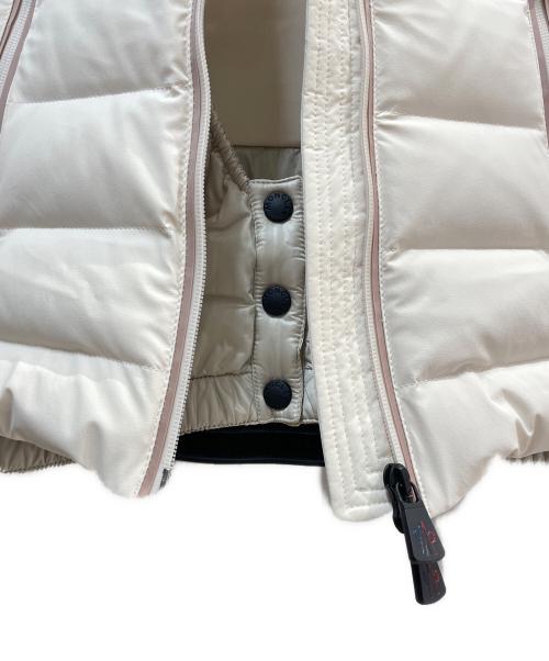 MONCLER GRENOBLE（モンクレール グルノーブル）MONCLER GRENOBLE (モンクレール グルノーブル) GRENOBLE Lamouraダウンジャケット アイボリーの古着・服飾アイテム