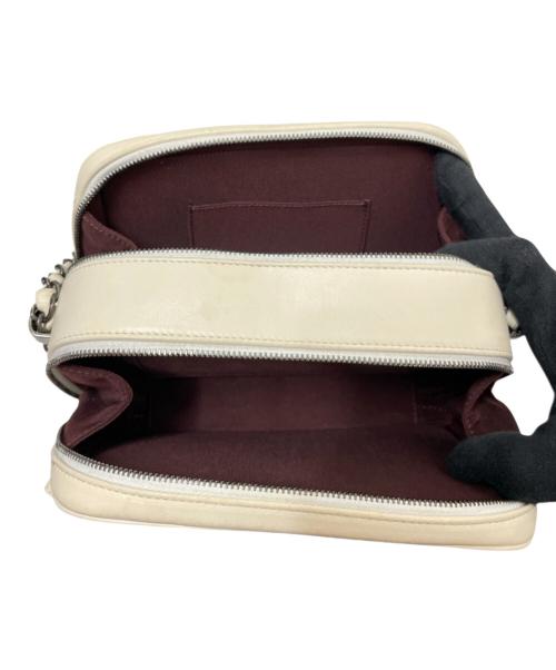 CHANEL（シャネル）CHANEL (シャネル) ココボーイ カメラバッグ ホワイトの古着・服飾アイテム