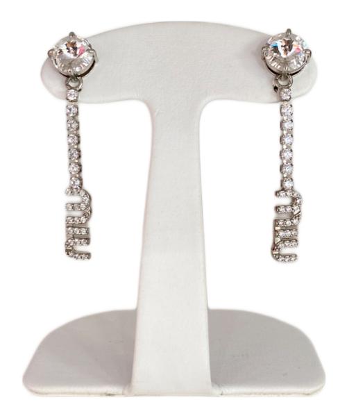 MIU MIU（ミュウミュウ）MIU MIU (ミュウミュウ) クリスタル付 メタル ピアス シルバーの古着・服飾アイテム