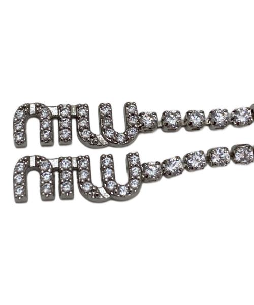 MIU MIU（ミュウミュウ）MIU MIU (ミュウミュウ) クリスタル付 メタル ピアス シルバーの古着・服飾アイテム