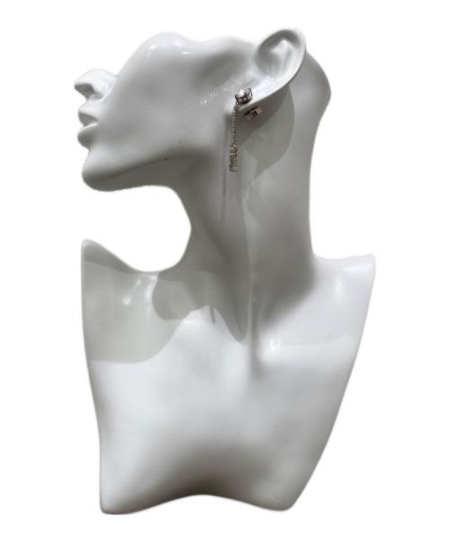 MIU MIU（ミュウミュウ）MIU MIU (ミュウミュウ) クリスタル付 メタル ピアス シルバーの古着・服飾アイテム