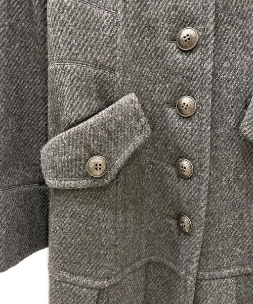 BURBERRY BLUE LABEL（バーバリー ブルー レーベル）BURBERRY BLUE LABEL (バーバリーロンドンブルーレーベル) ウールフリルデザインコート ライトグレー サイズ:36の古着・服飾アイテム
