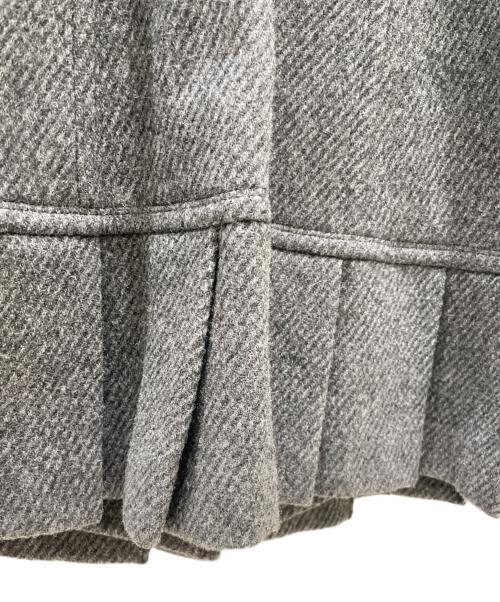 BURBERRY BLUE LABEL（バーバリー ブルー レーベル）BURBERRY BLUE LABEL (バーバリーロンドンブルーレーベル) ウールフリルデザインコート ライトグレー サイズ:36の古着・服飾アイテム