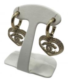 CHANEL（シャネル）の古着「ラインストーンココマークピアス」｜シャンパンゴールド系