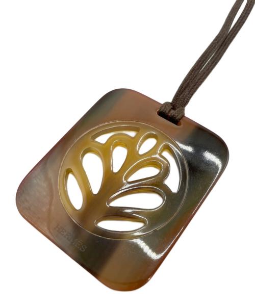 HERMES（エルメス）HERMES (エルメス) バッファローホーンペンダントネックレス ブラウン×オレンジの古着・服飾アイテム