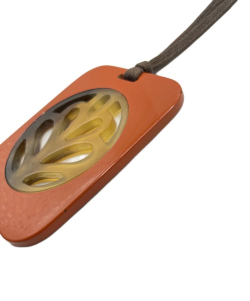 HERMES（エルメス）HERMES (エルメス) バッファローホーンペンダントネックレス ブラウン×オレンジの古着・服飾アイテム